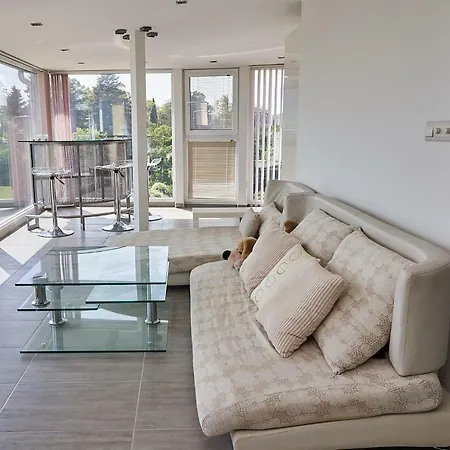 City, Royal Palace Apartment Warna